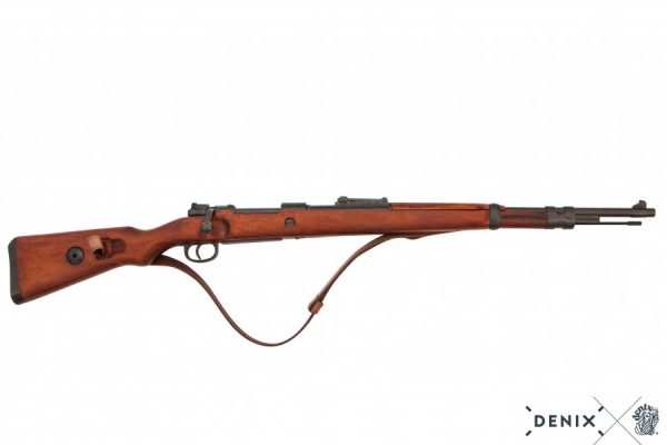 Replika-ase Mauser 98K pulttilukkokivääri netistä.